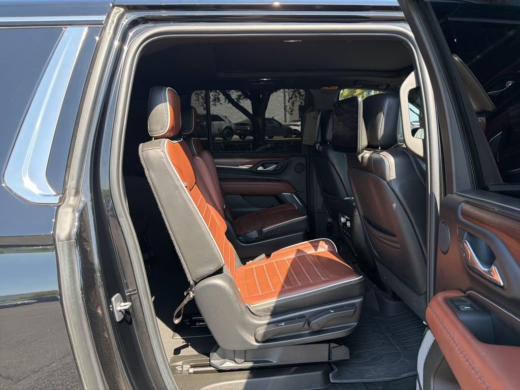 Used 2023 GMC Yukon XL Denali Ultimate image 32