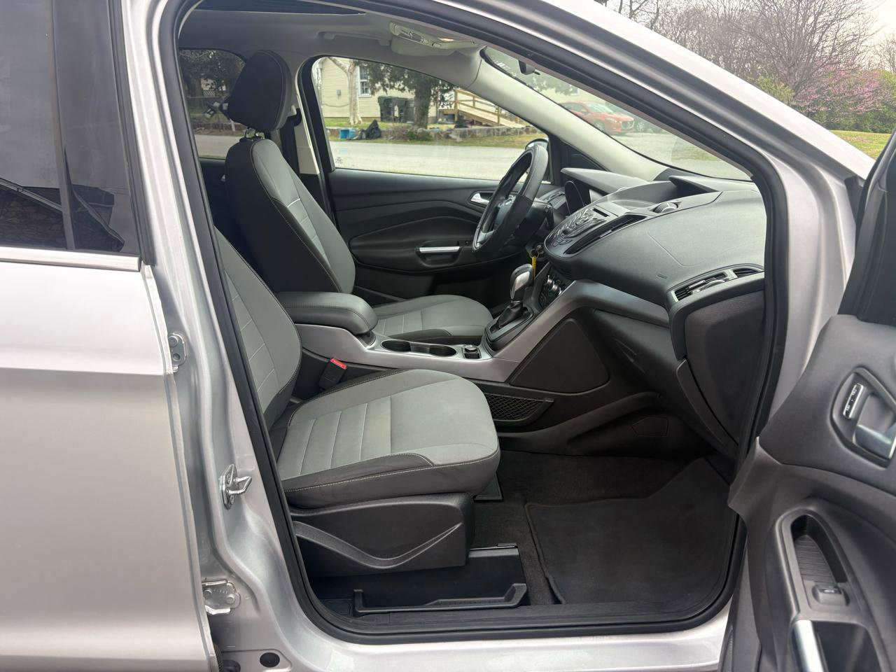 Used 2015 Ford Escape SE image 19