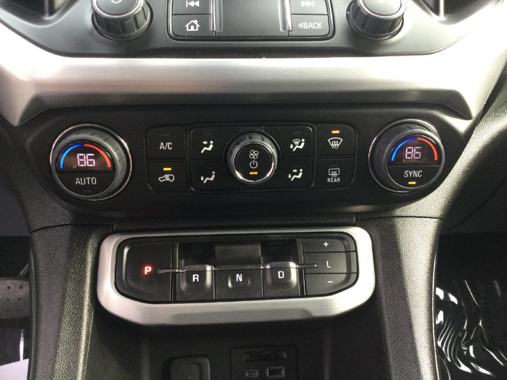 Used 2023 GMC Acadia SLT w/ Preferred Package AWD/4WD image 25