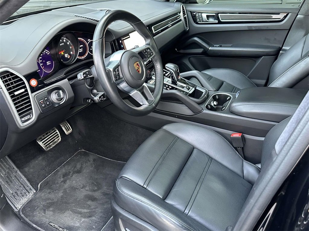 Used 2022 Porsche Cayenne GTS image 4