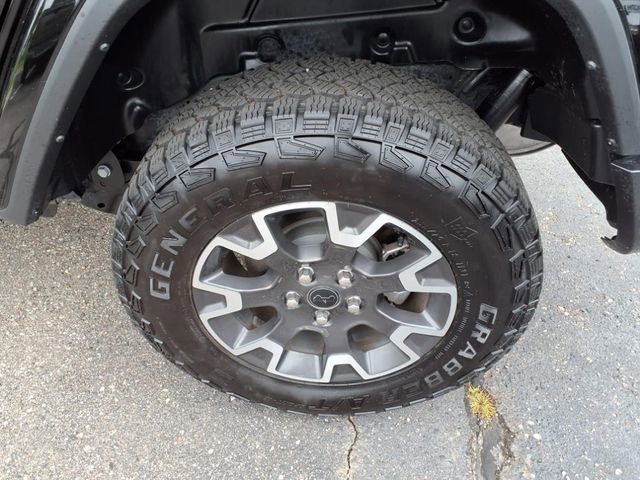 Used 2024 Jeep Wrangler Sahara w/ Technology Group image 7
