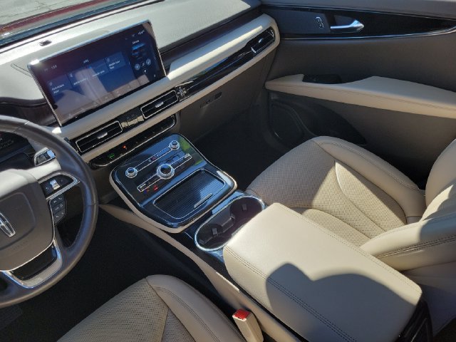 Used 2023 Lincoln Nautilus Reserve AWD/4WD image 28