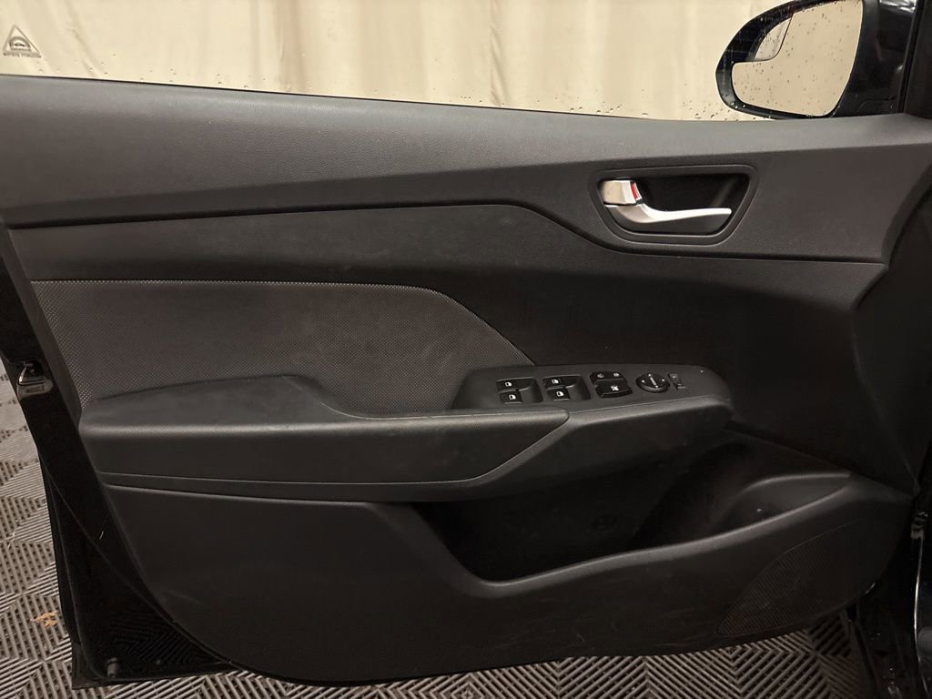 Used 2019 Hyundai Accent Limited image 11