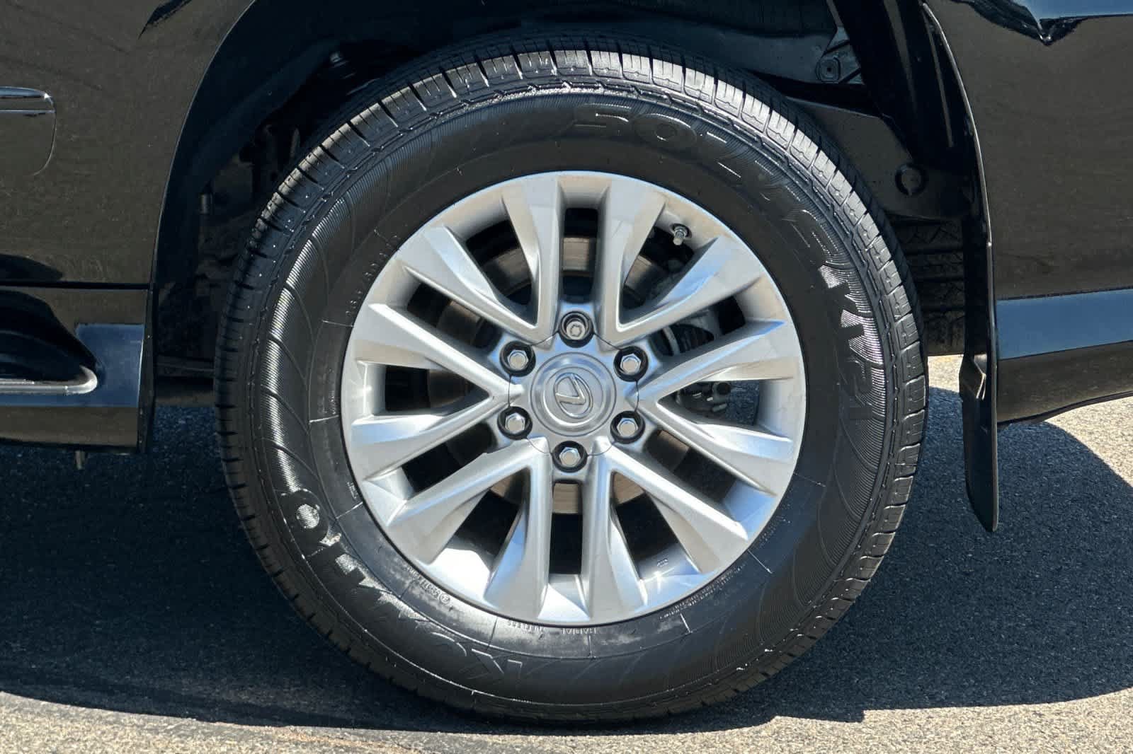 Used 2019 Lexus GX 460 Premium AWD/4WD image 32