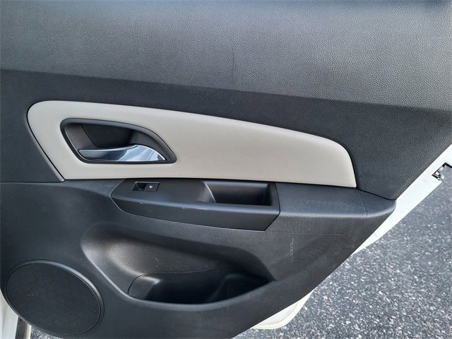 Used 2014 Chevrolet Cruze LT image 19