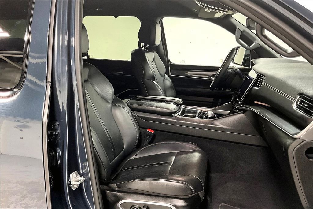 Used 2023 Jeep Wagoneer 4WD w/ Convenience Group I image 10