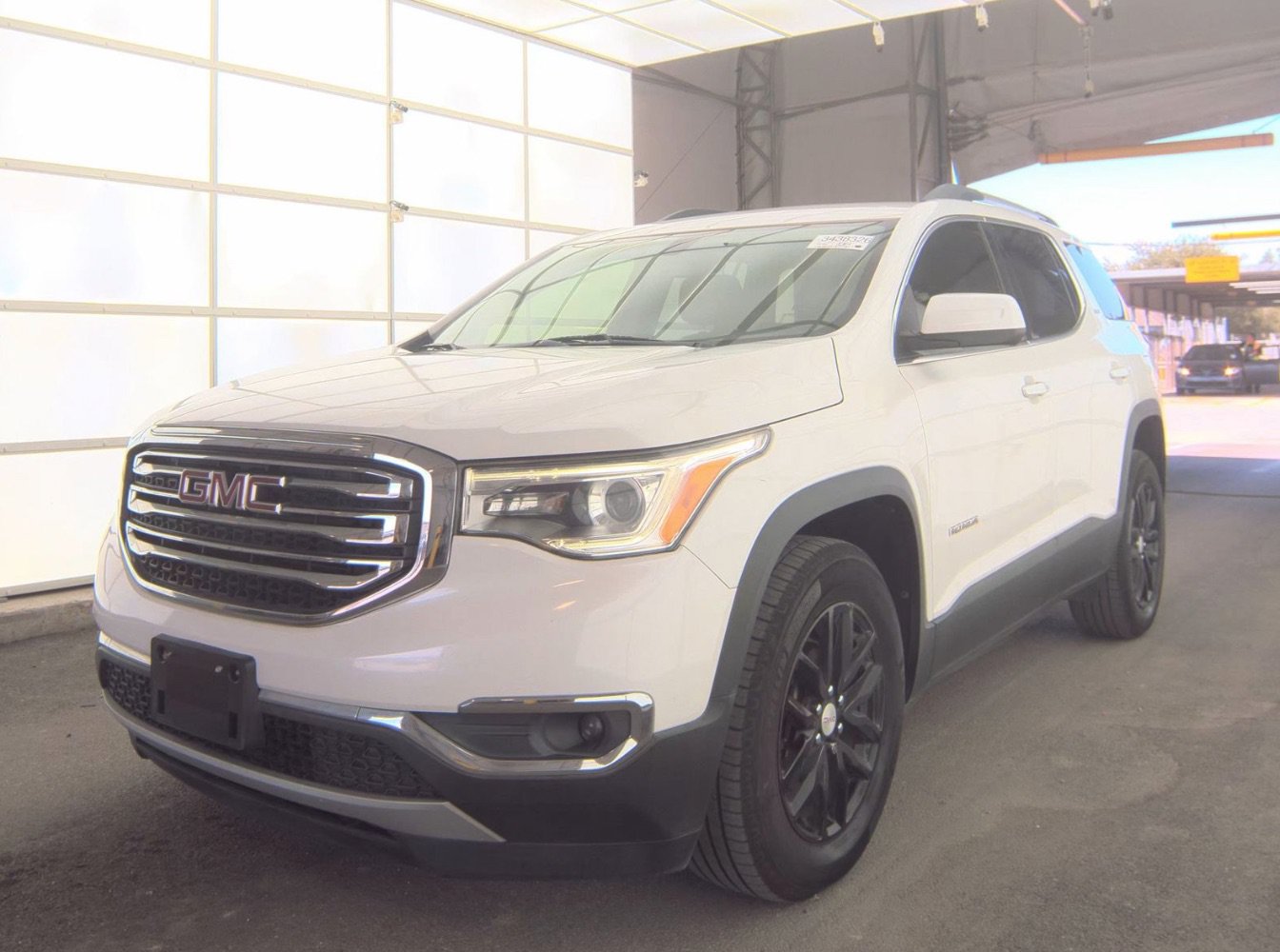 Used 2018 GMC Acadia SLT FWD image 1