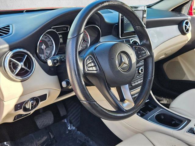 Used 2017 Mercedes-Benz GLA 250 image 10