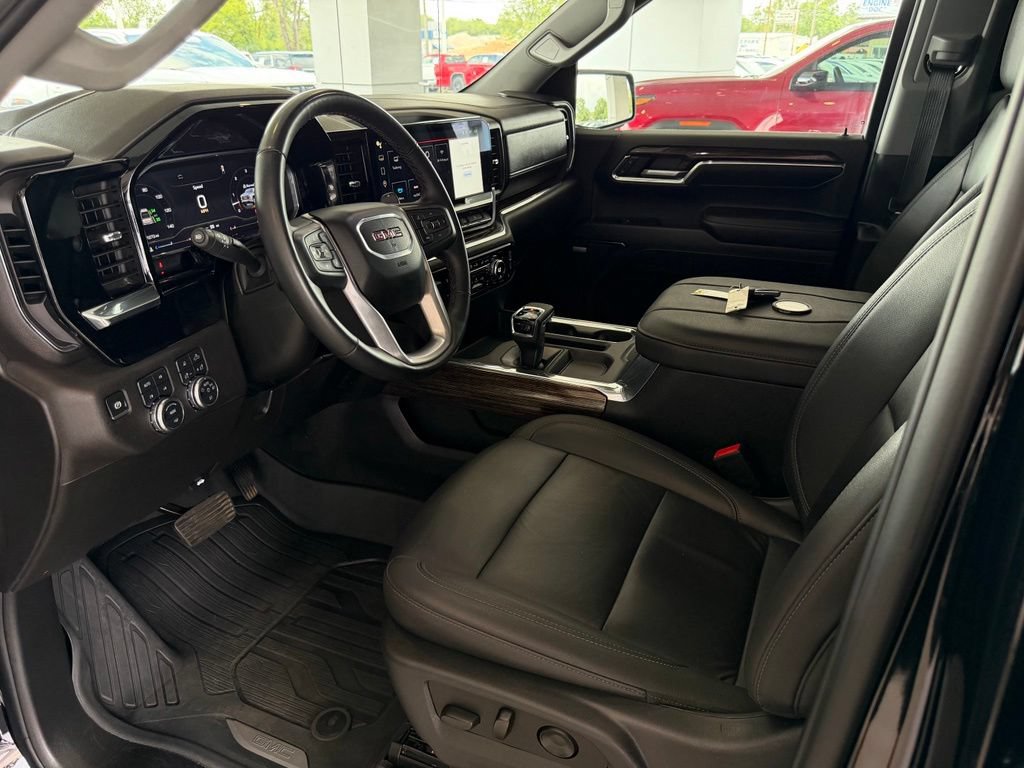 Used 2024 GMC Sierra 1500 Elevation w/ Elevation Premium Package AWD/4WD image 9