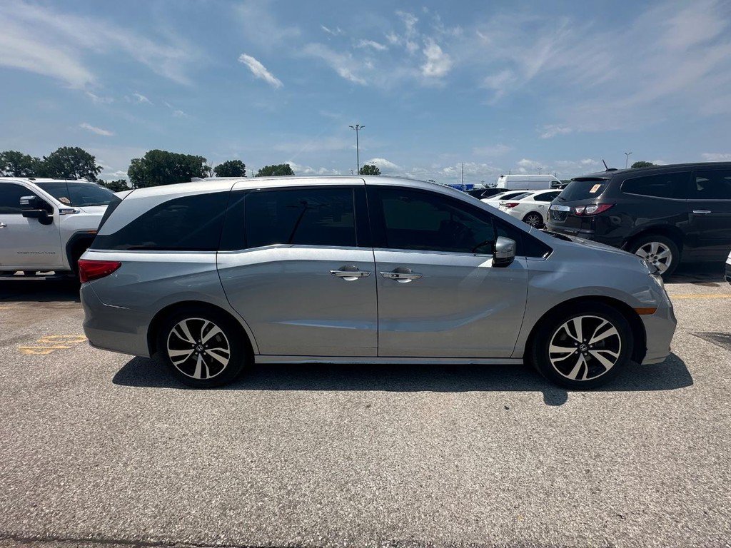 Used 2019 Honda Odyssey Elite image 2