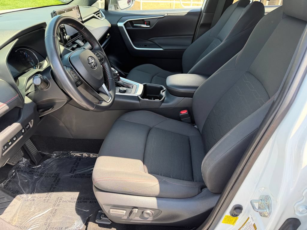 Used 2022 Toyota RAV4 SE w/ Weather & Moonroof Package AWD/4WD image 3