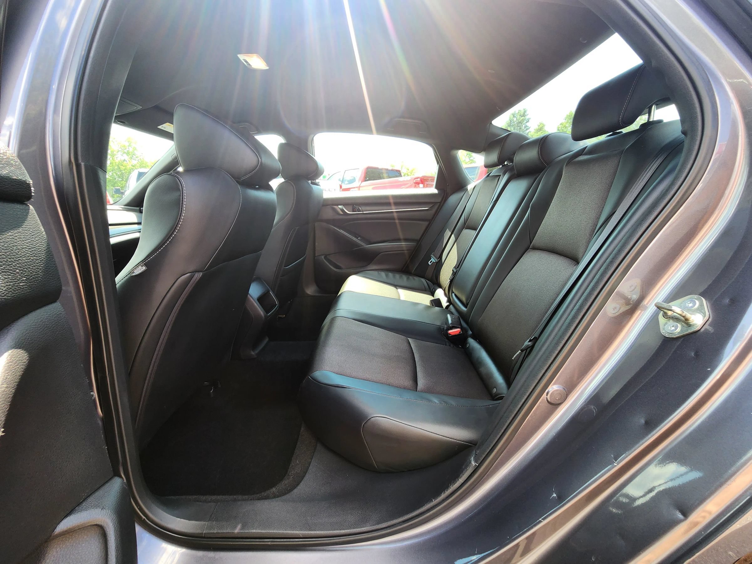 Used 2018 Honda Accord Sport image 15