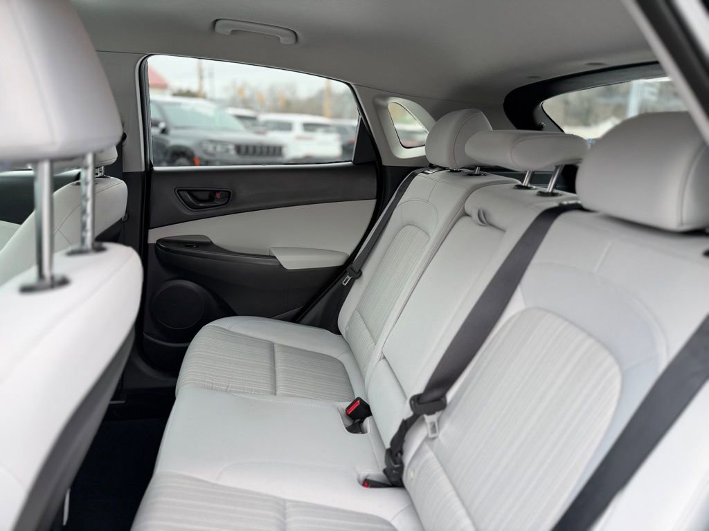 Used 2023 Hyundai Kona SEL image 6