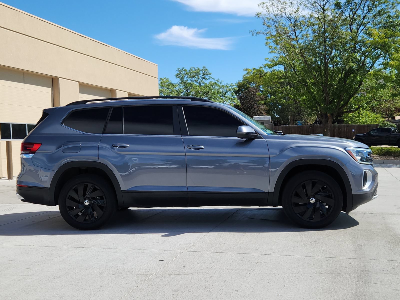 Used 2024 Volkswagen Atlas SE AWD/4WD image 6
