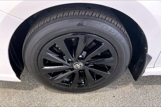Used 2024 Toyota Camry SE image 35