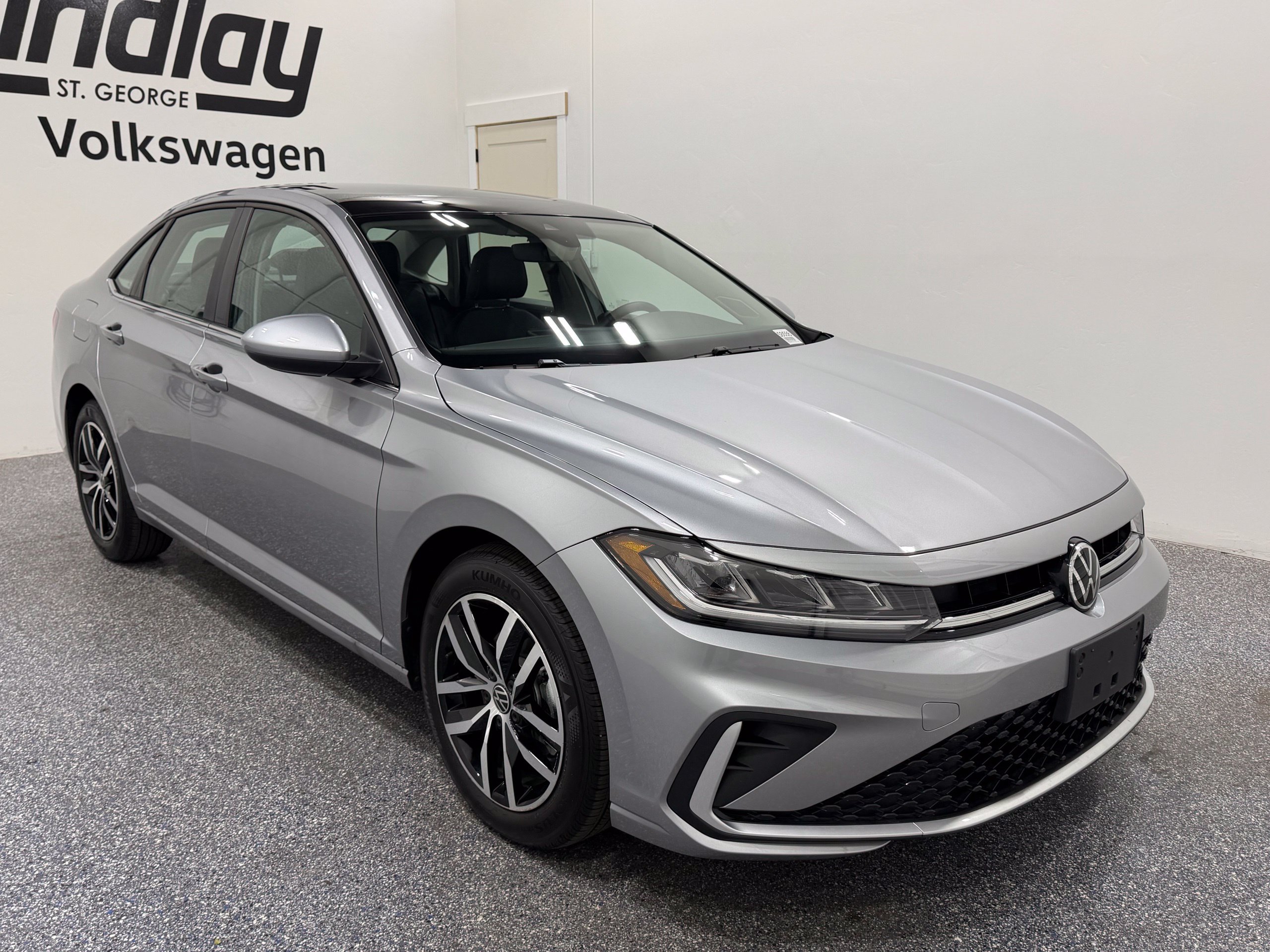 Certified 2026 Volkswagen Jetta SE FWD image 9