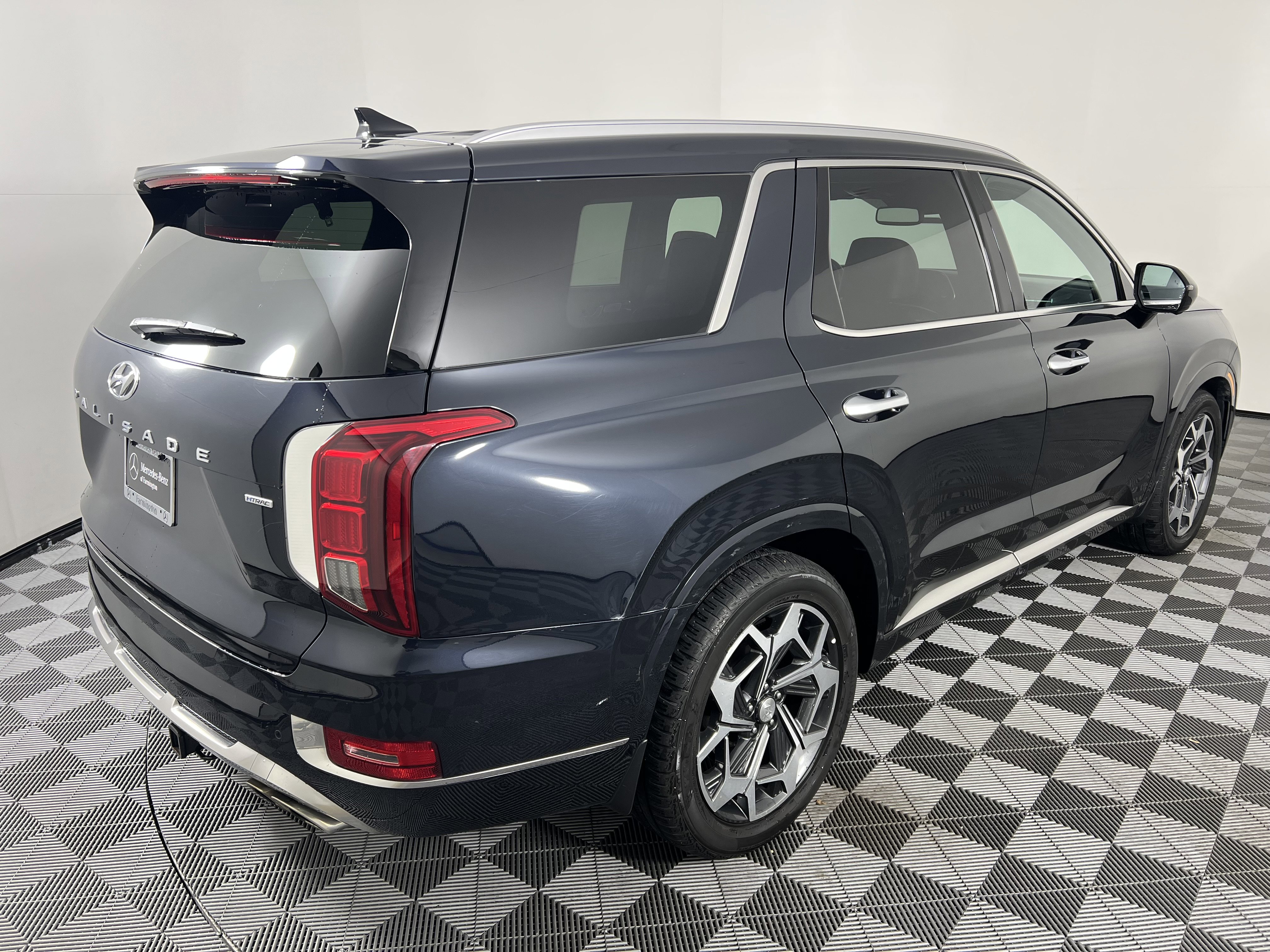 Used 2022 Hyundai Palisade Calligraphy w/ Winter Package image 12