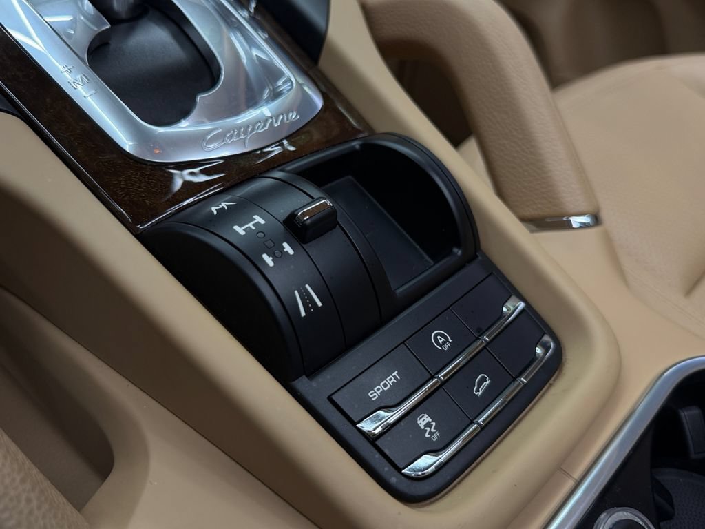 Used 2013 Porsche Cayenne S AWD/4WD image 22