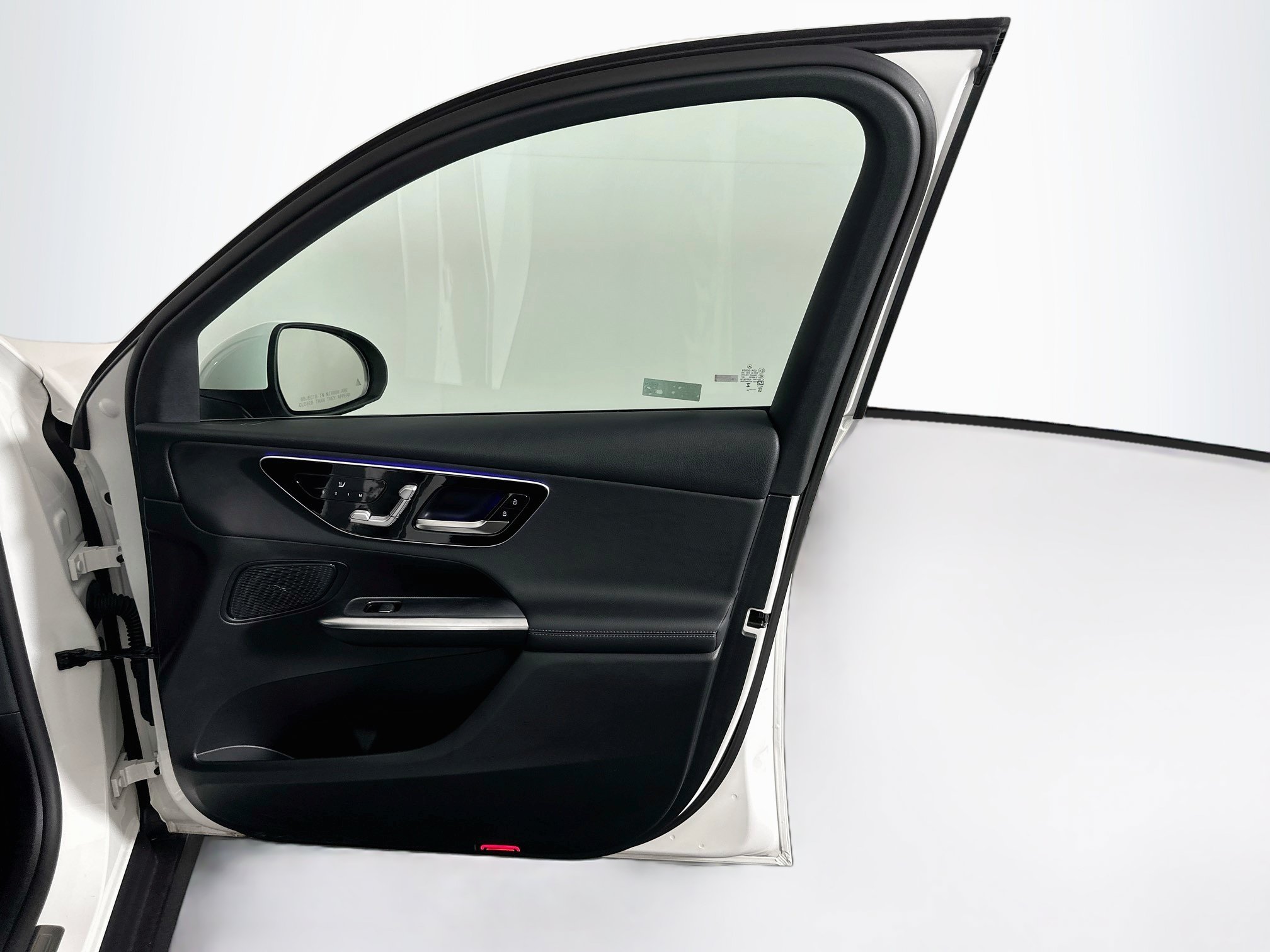 Used 2025 Mercedes-Benz GLC 300 image 33