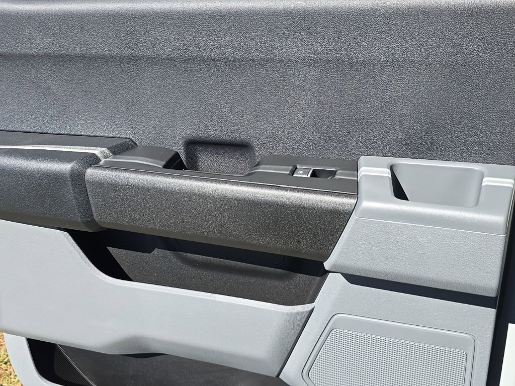 New 2026 Ford F350 XL w/ XL Chrome Package image 19