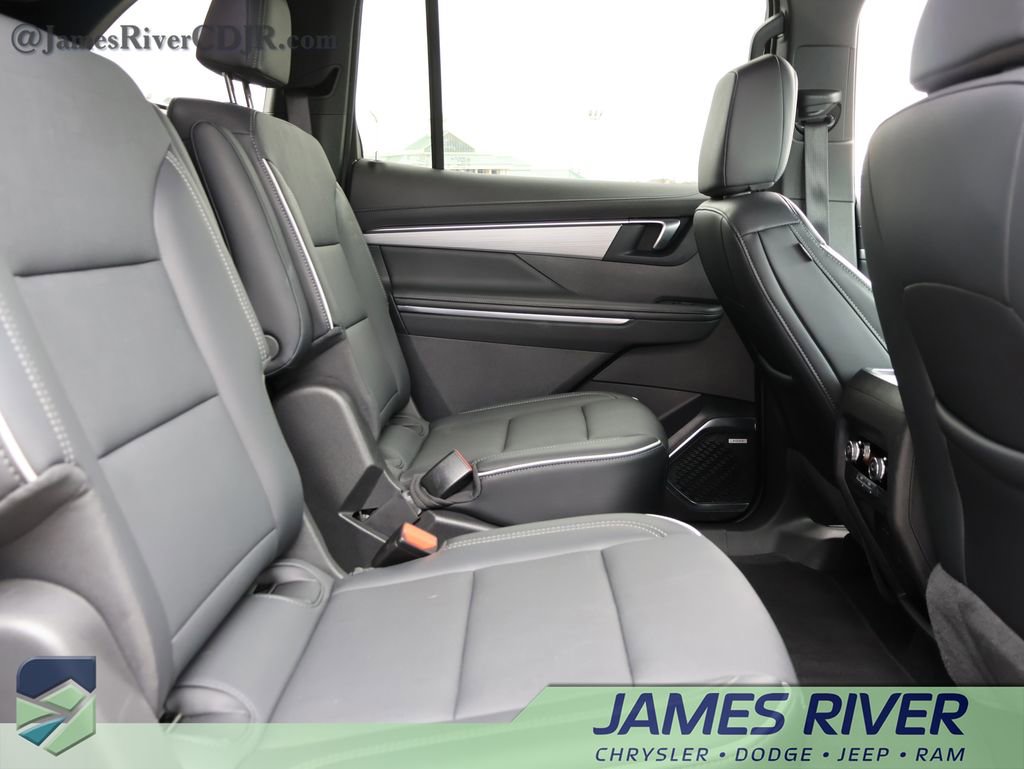 Used 2025 Buick Enclave Preferred image 12