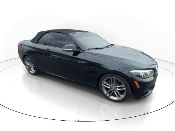Used 2018 BMW 230i Convertible RWD image 3