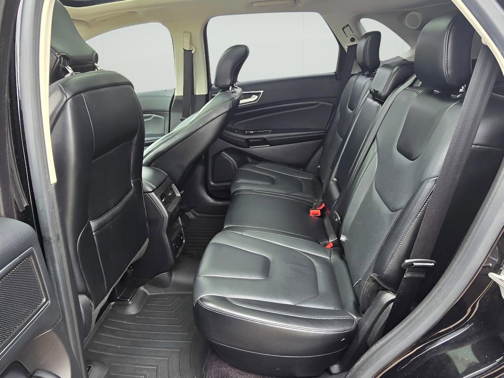 Used 2016 Ford Edge Titanium w/ Equipment Group 301A image 28