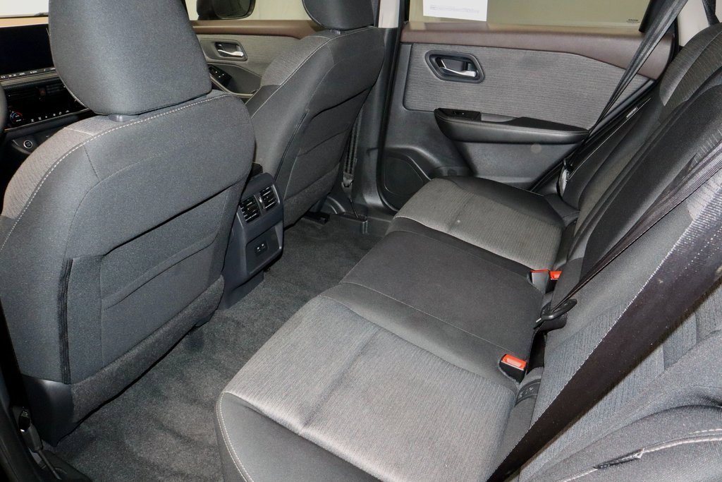 Certified 2022 Nissan Rogue SV image 21