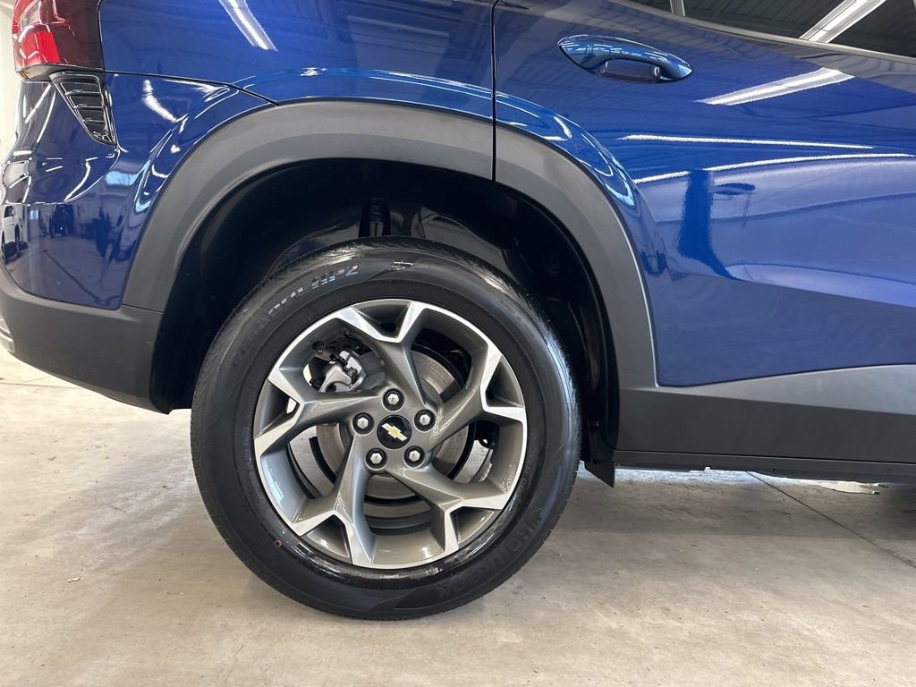 Used 2024 Chevrolet Trax LT w/ Driver Confidence Package FWD image 30