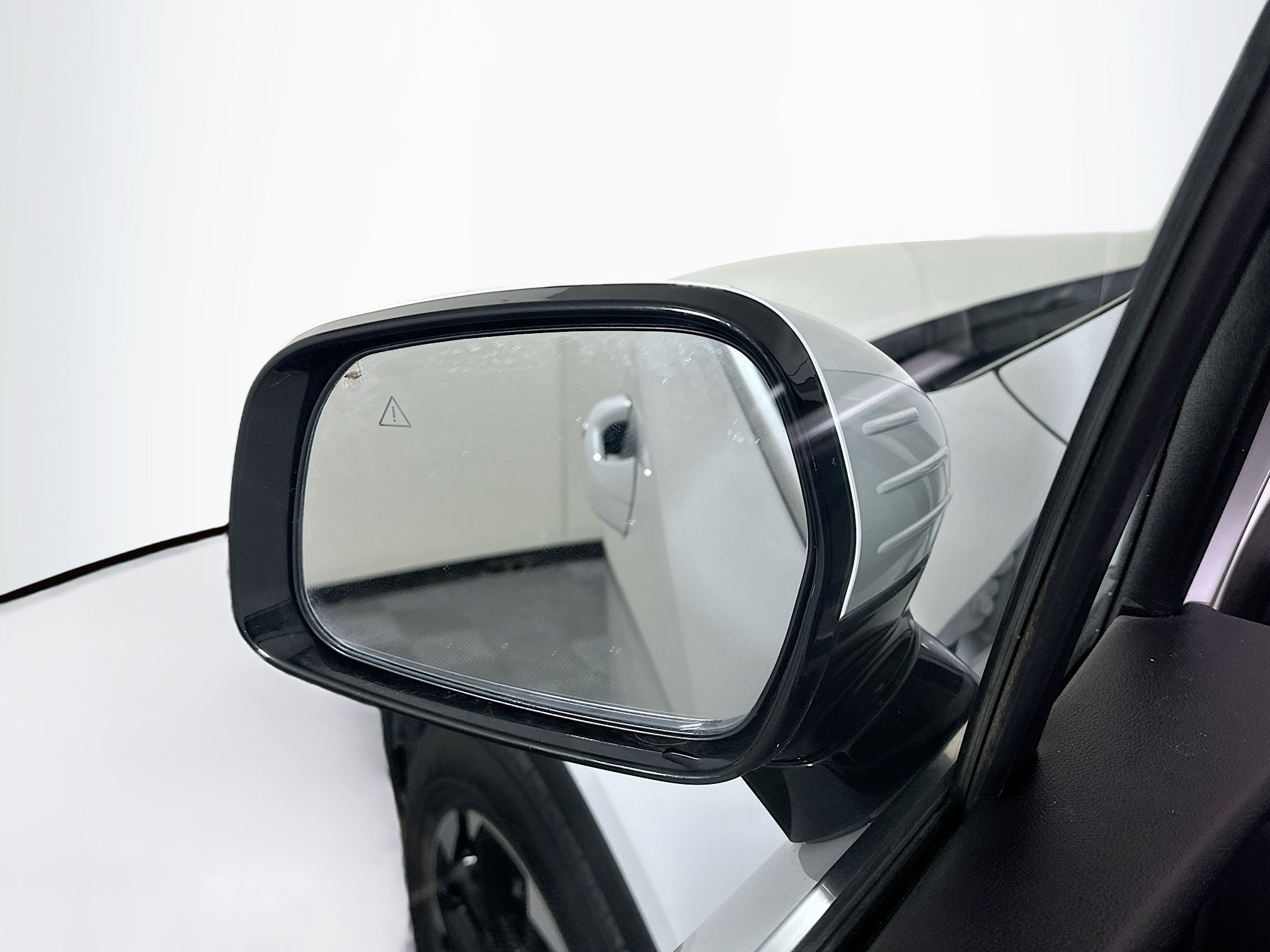 Used 2024 Kia Sorento S image 16