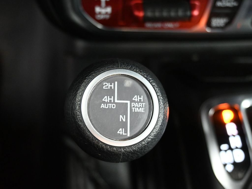 Used 2024 Jeep Wrangler Unlimited Rubicon 4xe w/ Technology Group image 28