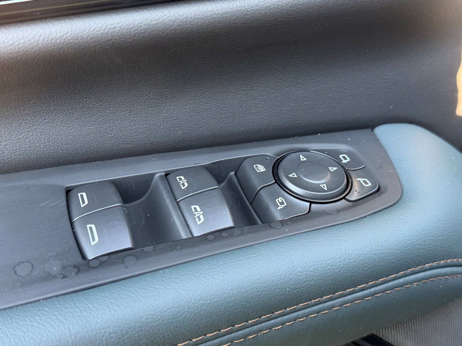 New 2026 GMC Yukon XL AT4 w/ AT4 Premium Package AWD/4WD image 28