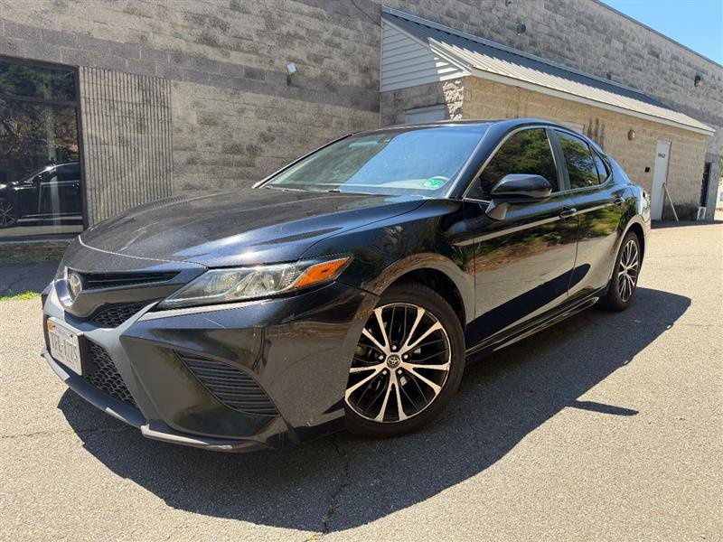 Used 2019 Toyota Camry SE FWD image 1