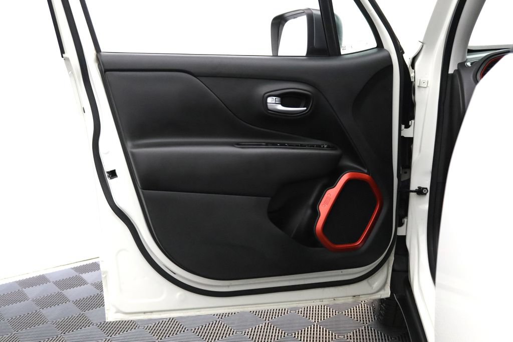 Used 2020 Jeep Renegade Trailhawk w/ Cold Weather Group AWD/4WD image 12