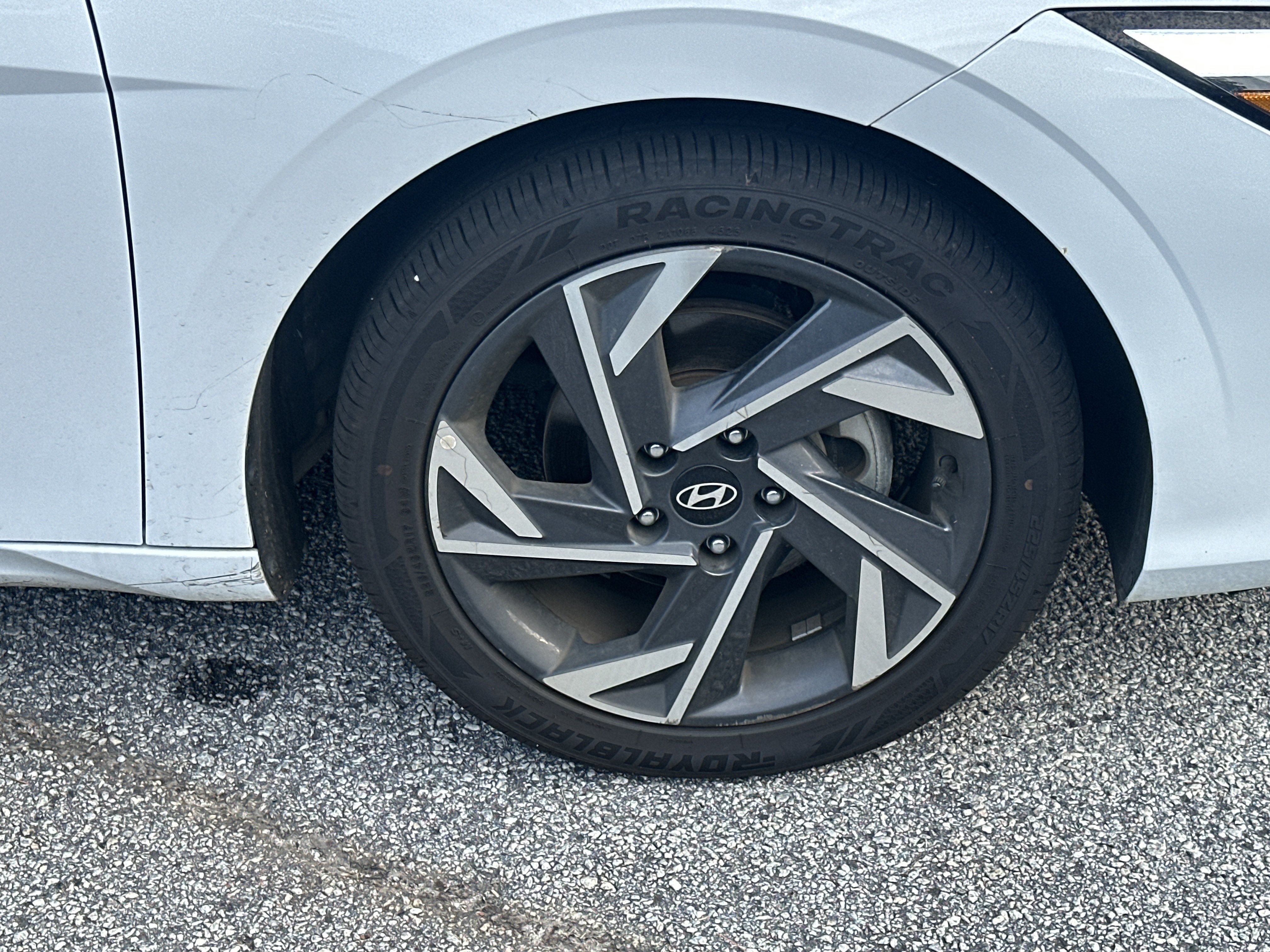 Used 2024 Hyundai Elantra Limited FWD image 12