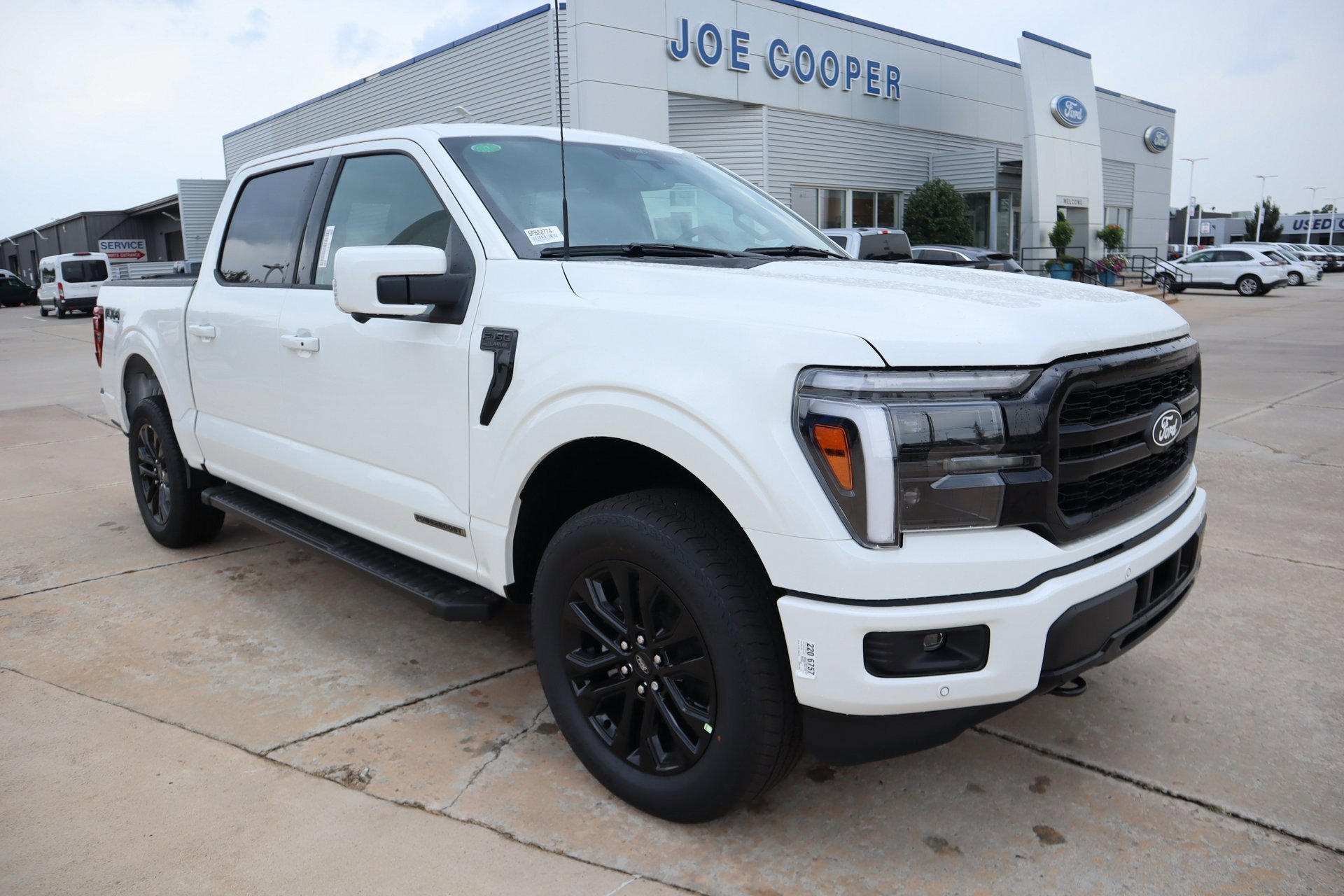 New 2025 Ford F150 Lariat w/ Equipment Group 501A Mid