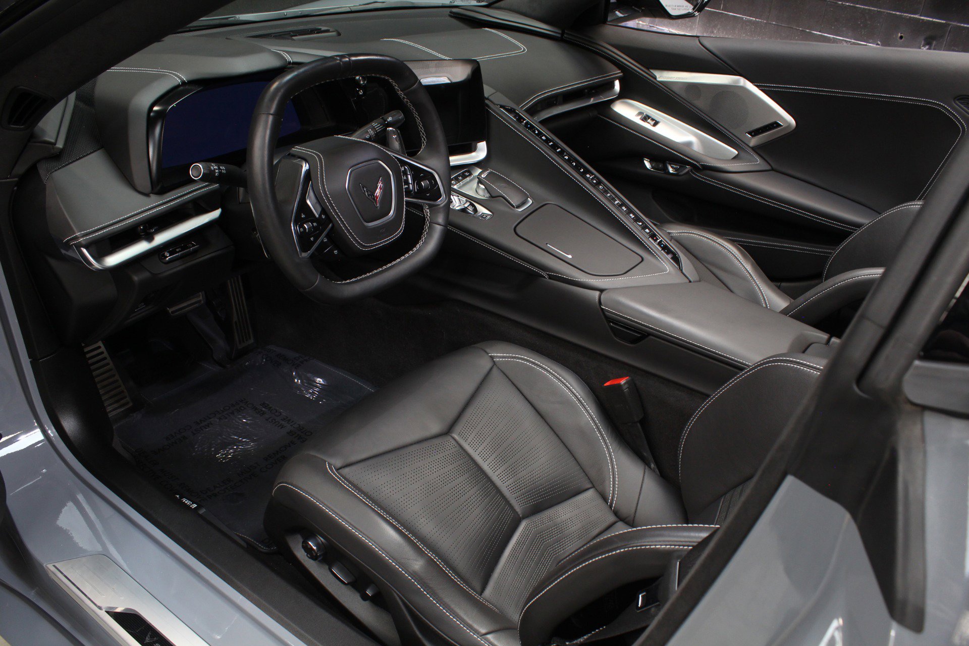 Used 2024 Chevrolet Corvette Stingray Premium Conv w/ Z51 Performance Package RWD image 39