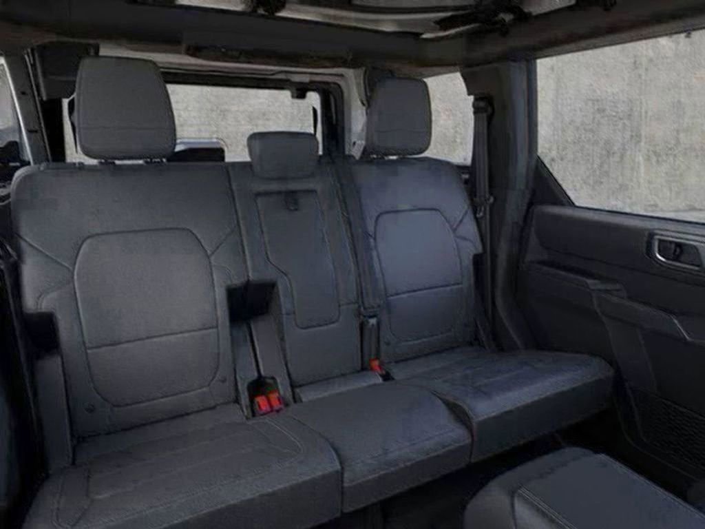 New 2025 Ford Bronco Badlands image 32