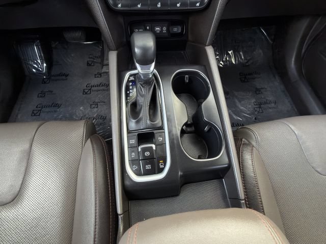 Used 2020 Hyundai Santa Fe Limited AWD/4WD image 21
