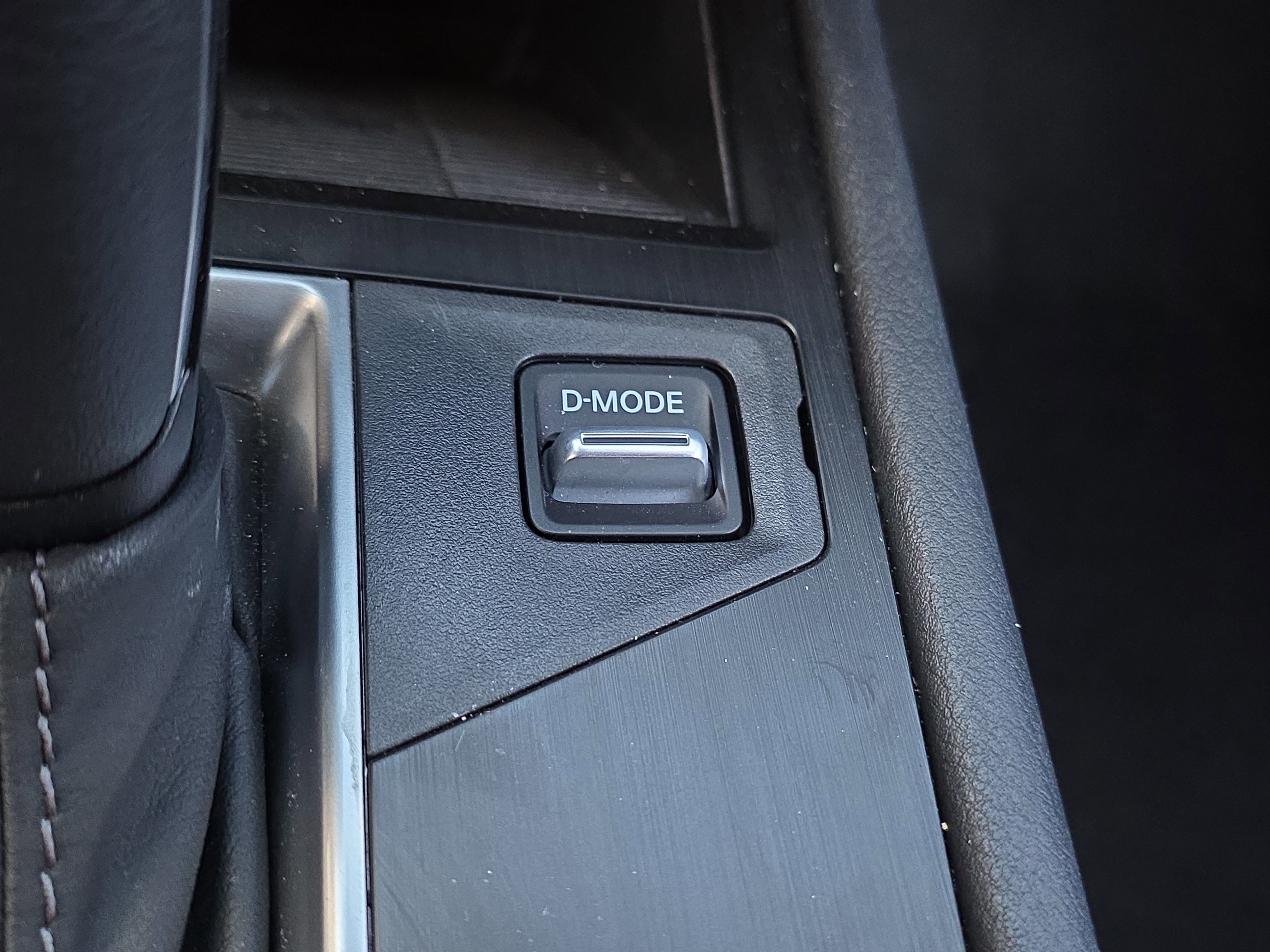 Used 2025 Nissan Kicks SV image 24