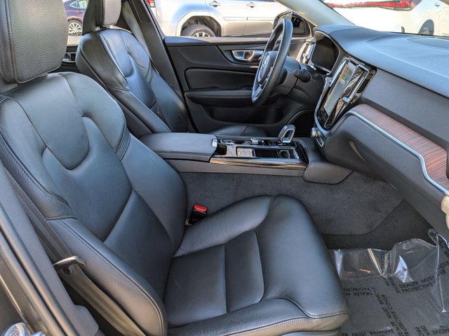 Used 2023 Volvo S60 T8 Plus image 22