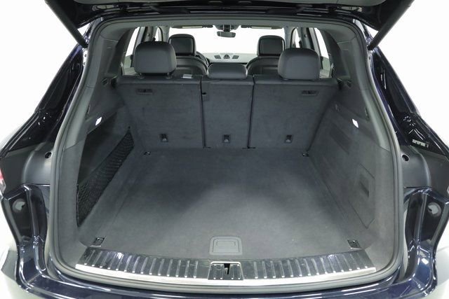 Used 2022 Porsche Cayenne Platinum Edition image 41