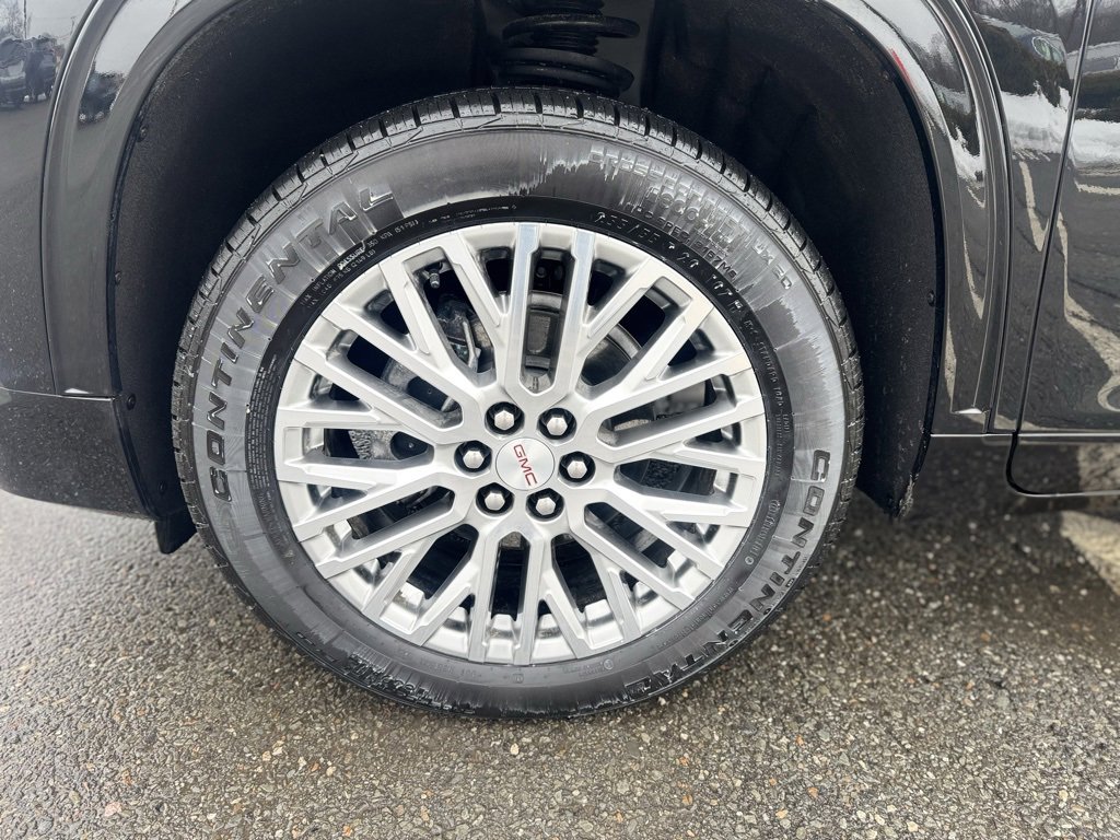 Used 2025 GMC Acadia Denali w/ LPO, Floor Liner Package image 3