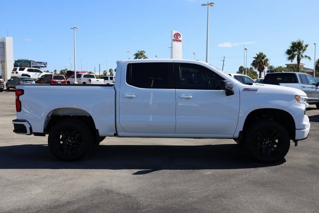 Used 2023 Chevrolet Silverado 1500 RST w/ Z71 Off-Road Package image 4