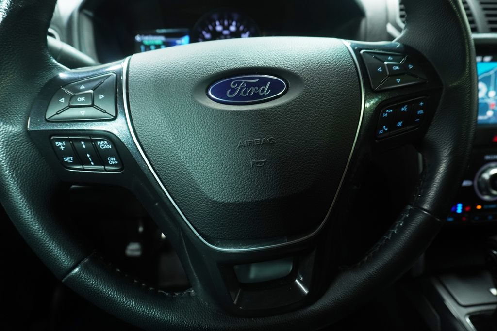 Used 2019 Ford Explorer Limited w/ Ford Safe & Smart Package AWD/4WD image 21