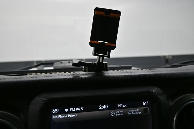 Used 2018 Jeep Wrangler Unlimited Sahara AWD/4WD image 14