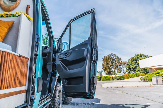 Used 2024 Mercedes-Benz Sprinter 2500 image 26