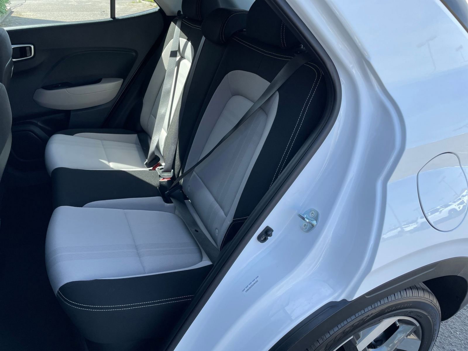 Used 2025 Hyundai Venue SEL image 38