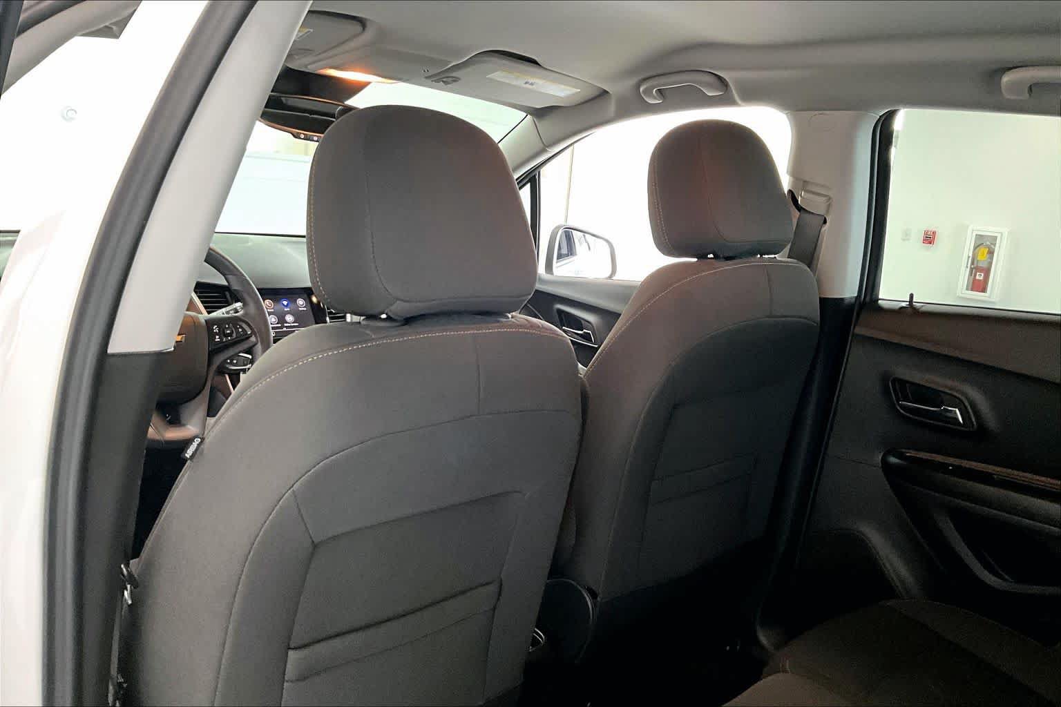 Used 2022 Chevrolet Trax LS w/ Tint and Cruise Package AWD/4WD image 11