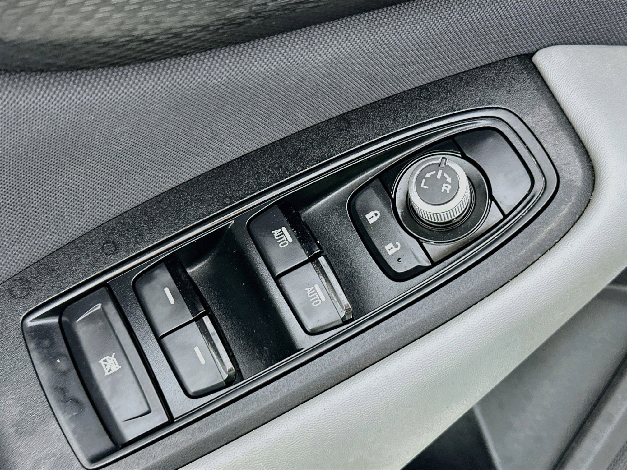 Used 2023 Subaru Outback Premium AWD/4WD image 18